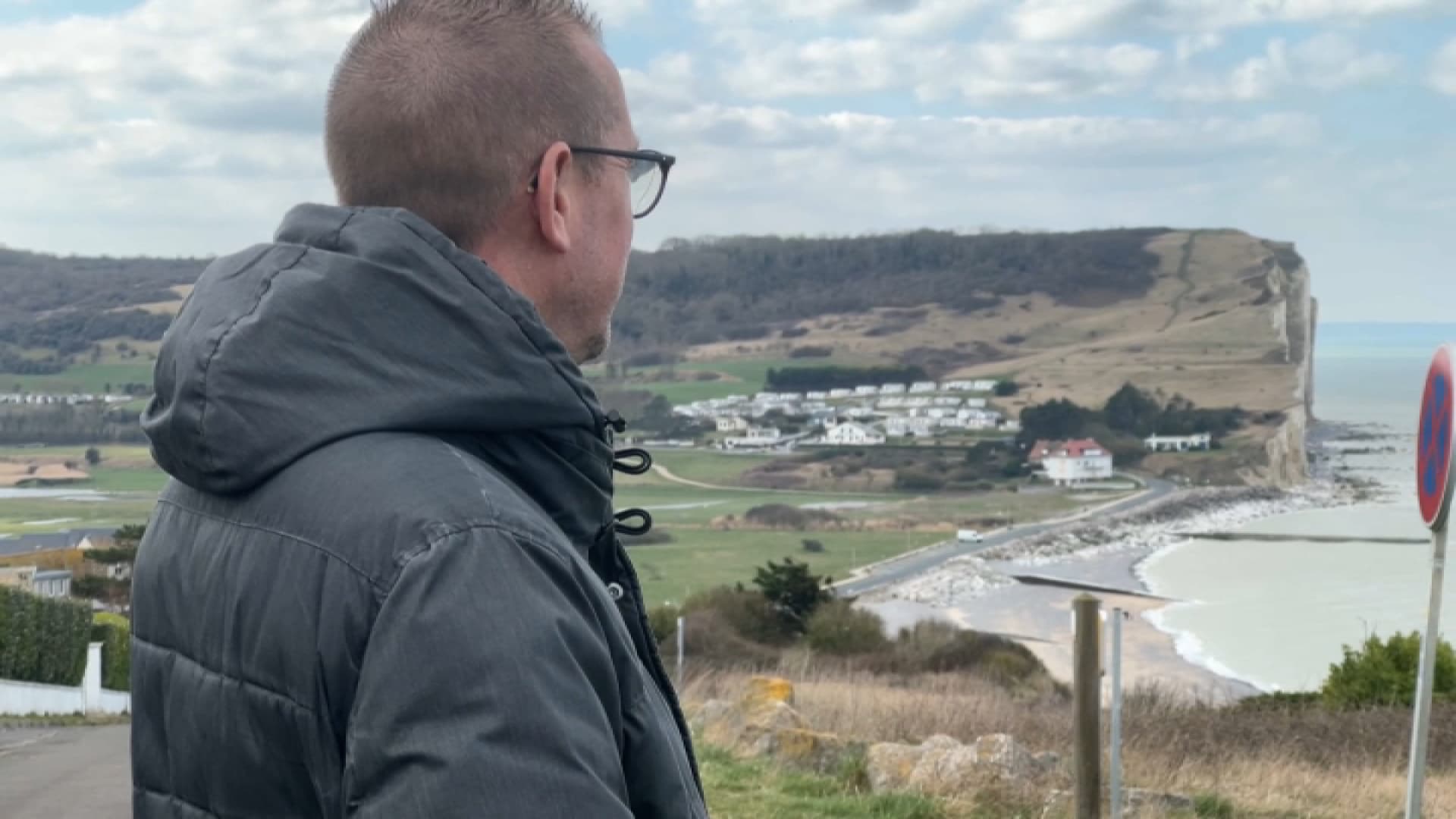 Fabien, agent immobilier, à Criel-sur-Mer (Seine-Maritime), village de 2.600 habitants.