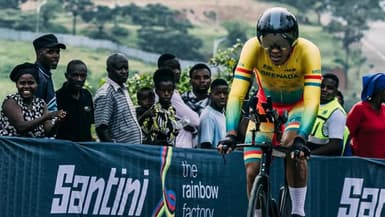 Le coureur de la Grenade, Red Walters, lors du contre-la-montre des championnats du monde de cyclisme, le 21 septembre 2025