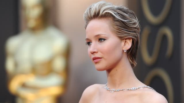 L'actrice Jennifer Lawrence arrive à la cérémonie des Oscars, le 2 mars 2014.