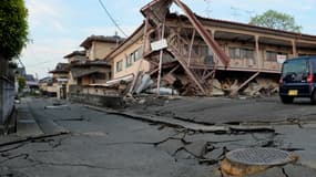 Les deux séismes ont provoqué de nombreux dégâts, dans le sud-ouest du Japon. 