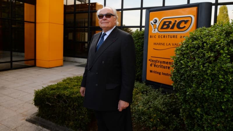 Le PDG de Bic, Bruno Bich, se félicite que les premières ventes de rentrée scolaire aux distributeurs ont été bonnes".
