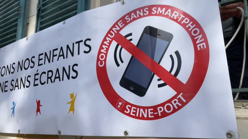 La mairie de Seine-Port offre aux collégiens un téléphone classique pour limiter l'usage du smartphone