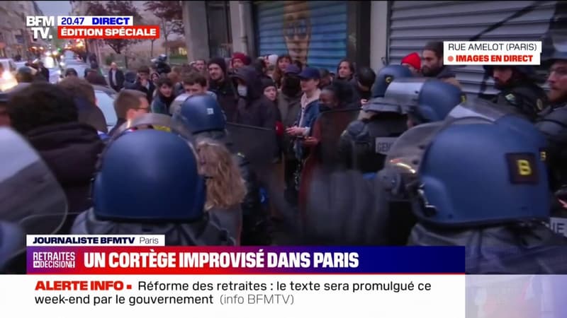 Réforme des retraites: un groupe de jeunes manifestants retenus par la police à Paris