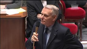 Les sarcasmes de Jean-Marc Ayrault à l'encontre du R-UMP, le 5 décembre 2012 à l'Assemblée nationale