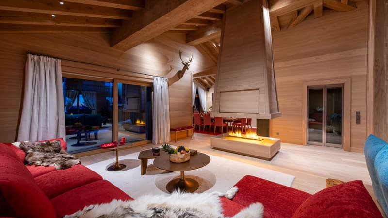 Le luxe hors-norme des "super-chalets" de Courchevel: majordome, chef privé, piscine de 10 mètres et salon de coiffure... Le Lord of Snow un palais alpin qui se loue... 250.000 euros la semaine