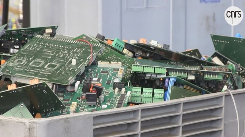 Les composants informatiques peuvent être recyclés grâce à de l'eau à 500°.