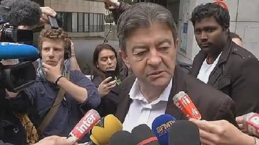 Le co-président du Parti de gauche, Jean-Luc Mélenchon devant devant le conseil des prud'hommes à Paris