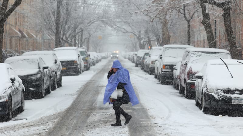 Vols annulés, écoles fermées... Les images de New York et du nord-est américain paralysés par la neige
