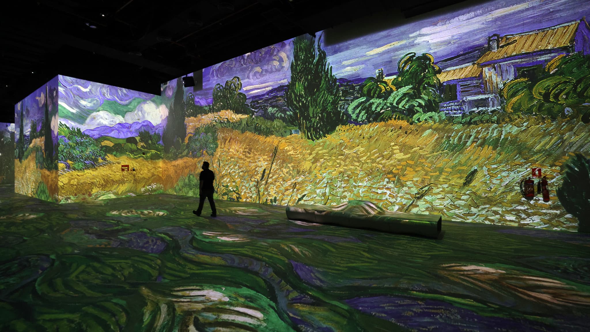 Une exposition immersive de Culturespaces dédiée à Vincent Van Gogh montrée à Dubaï le 28 juin 2021. Une exposition immersive de Culturespaces dédiée à Vincent Van Gogh montrée à Dubaï le 28 juin 2021.