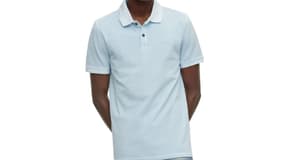 Ce polo Hugo Boss aux couleurs estivales est à prix avantageux sur ce site