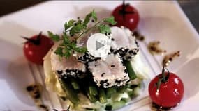Salade au thon pané au sésame : une recette ultra savoureuse ! (vidéo)