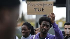 Quelque 300 personnes se sont rassemblées devant le tribunal de grande instance de Bobigny