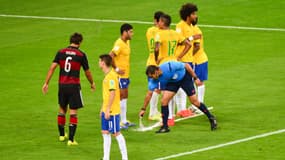 Les inventeurs du spray pour terrains de foot obtiennent 120 millions de la Fifa