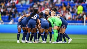 Les joueuses du PSG avant leur demi-finale aller contre l'OL, le 24 avril 2022