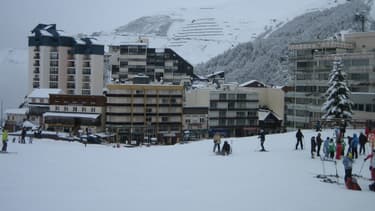 La station de Gourette, dans les Pyrenées, a bénéficié d'une neige abondante pendant la saison d'hiver.
