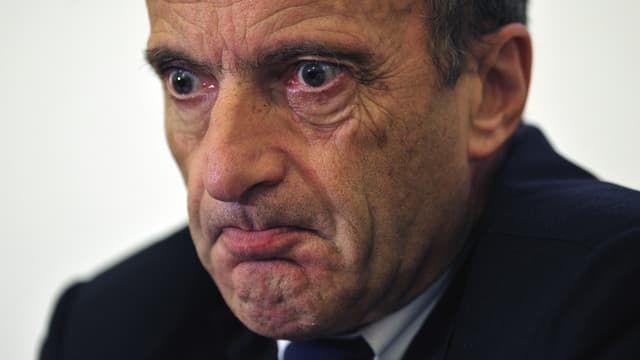 Henri Proglio, le PDG d'EDF, exerce trop de mandats d'administrateur d'entreprises, et la situation ne semble pas en voie de s'améliorer, selon l'AMF.