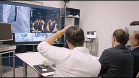 Deux chirurgiens ont opéré à Bordeaux le cœur d'un patient en Chine en manipulant un robot à distance