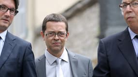Nicolas Bonnemaison à son arrivée à la cour d'assises de Pau, ce mercredi 11 juin, avec ses avocats Arnaud Dupin (g.) et Benoît Ducos-Ader.
