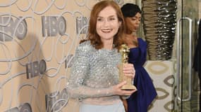 Isabelle Huppert couronnée d'un Golden Globe à Los Angeles, le 8 janvier