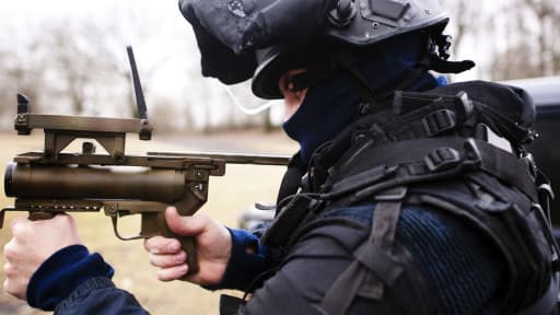 Un membre du GIGN lors d'une séance d'entraînement, en janvier 2011.