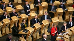 La Première ministre Nicola Sturgeon s'adresse au parlement régional écossais, le 21 mars 2017 à Edimbourg