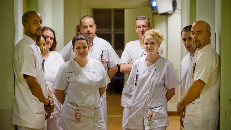 Une équipe de nuit des urgences d'un hôpital de région parisienne, ici en 2008.