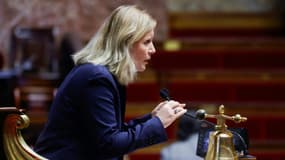 La présidente de l'Assemblée nationale Yaël Braun-Pivet intervient dans l'hémicycle, Paris, le 16 décembre 2024