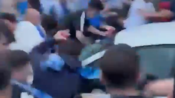 Une voiture a foncé dans la foule aux abords du stade de l'Espanyol Barcelone, le 15 mai 2025.
