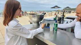 Pauline Armandet (journaliste BFM Business) paye un Perrier en bitcoin avec la solution Lightning Network lors du Surfin'Bitcoin à Biarritz (24 et 25 août 2023)