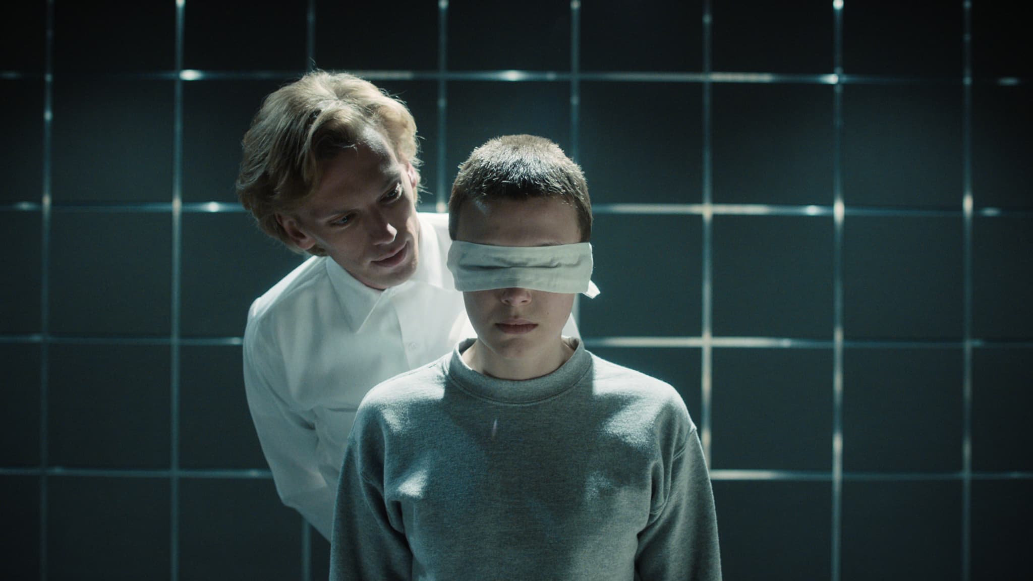 Jamie Campbell Bower (Henry Creel) et Millie Bobby Brown (Onze) dans la saison 4 de "Stranger Things".