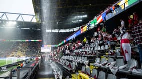 La pluie intense lors de Turquie-Géorgie, le 18 juin 2024 à Dortmund