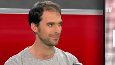 Nicolas Huchet, 31 ans, a développé sa propre main bionique après un accident du travail.