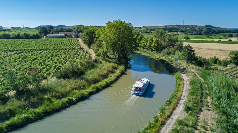 Des vacances au rythme de l'eau sur les canaux de France