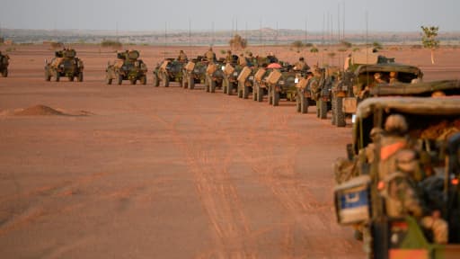 Un convoi de soldats français près de Gao, le 2 novembre 2013 près de Gao, au Mali.