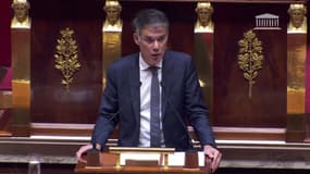 "La motion de censure est un argument ultime": Olivier Faure (PS) justifie son choix de ne pas signer la motion de LFI