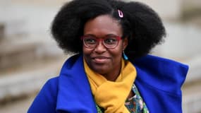 La porte-parole du gouvernement Sibeth Ndiaye quitte l'Elysée après une réunion, le 7 novembre 2019