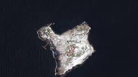 Une vue aérienne de l'île aux Serpents en Ukraine en mars 2022