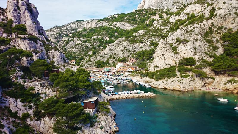 Les calanques de Marseille et de Cassis se visitent toute l’année, à pied ou en bateau