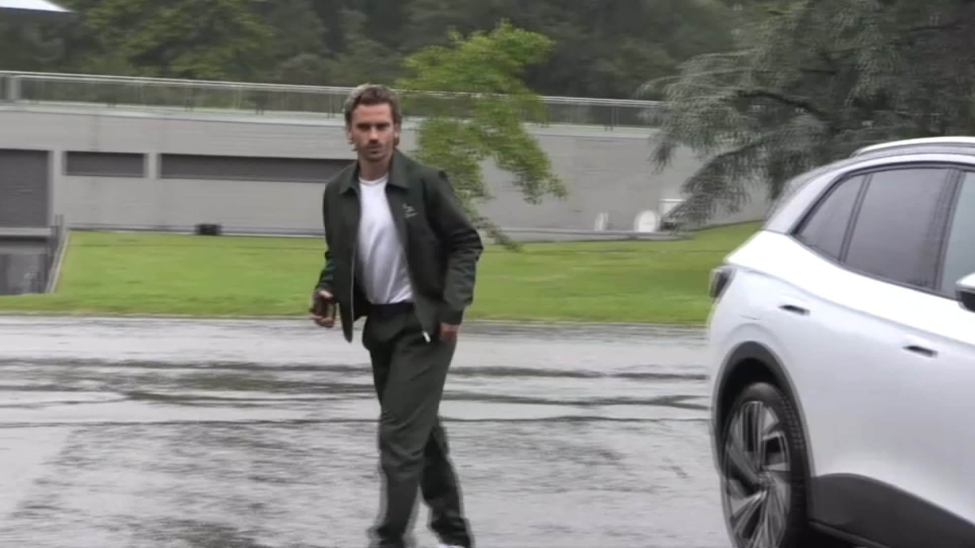 Antoine Griezmann à son arrivée à Clairefontaine pour le rassemblement avant l'Euro, le 29 mai 2024 Antoine Griezmann à son arrivée à Clairefontaine pour le rassemblement avant l'Euro, le 29 mai 2024