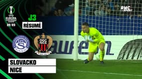 Slovacko-Nice : L'incroyable boulette du gardien tchèque qui permet aux Aiglons de marquer