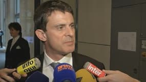 Manuel Valls a expliqué mardi que la ministre de l'Ecologie se rendait immédiatement à Rouen pour évaluer les risques à la suite de l'émanation de gaz qui s'échappe de l'usine Lubrizol de Rouen.