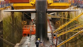 La base de l'Île Longue, élément central de la dissuasion nucléaire française, abrite loin des regards les quatre SNLE de la Force océanique stratégique (FOST).