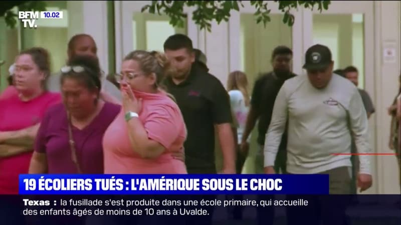 Fusillade au Texas: des parents arrivent en pleurs devant l'école d'Uvalde