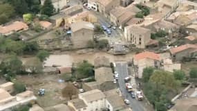 Les images de l'hélicoptère BFMTV au-dessus de Villegailhenc, où un pont a été emporté par les eaux