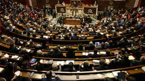 Le Premier ministre François Bayrou (C) fait sa déclaration de politique générale à l'Assemblée nationale le 14 janvier 2025 à Paris