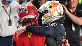 La belle accolade entre Charles Leclerc et Max Verstappen après un nouveau duel incroyable