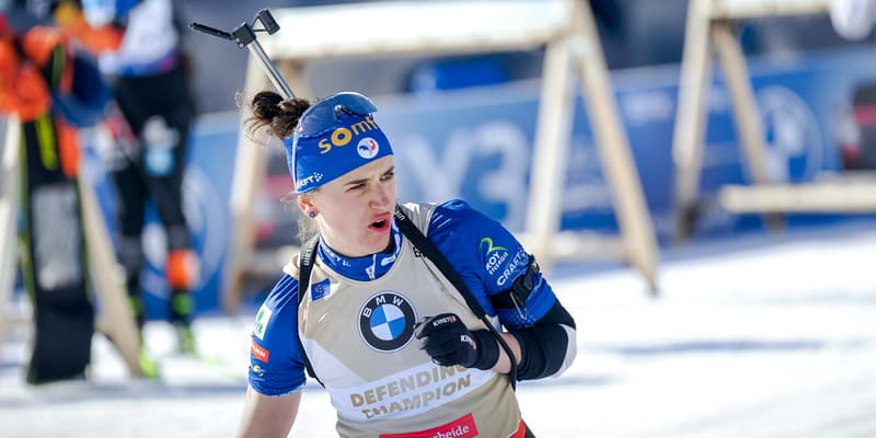 Julia Simon pendant l'individuel femmes des Mondiaux de biathlon à Lenzerheide, le 18 février 2025