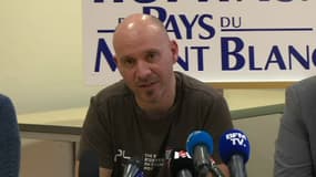 Le chef des urgences des hôpitaux du Pays du Mont Blanc a détaillé le traitement qu'allait suivre l'alpiniste, lors d'une conférence de presse le 30 janvier 2018. 