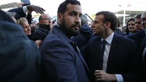 Alexandre Benalla aux côtés d'Emmanuel Macron lors du Salon de l'Agriculture, à Paris, le 24 février 2018.