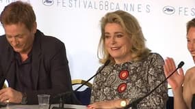 Deneuve sur la couverture de Charlie Hebdo: "Si c'est méchant, j'espère que c'est drôle"